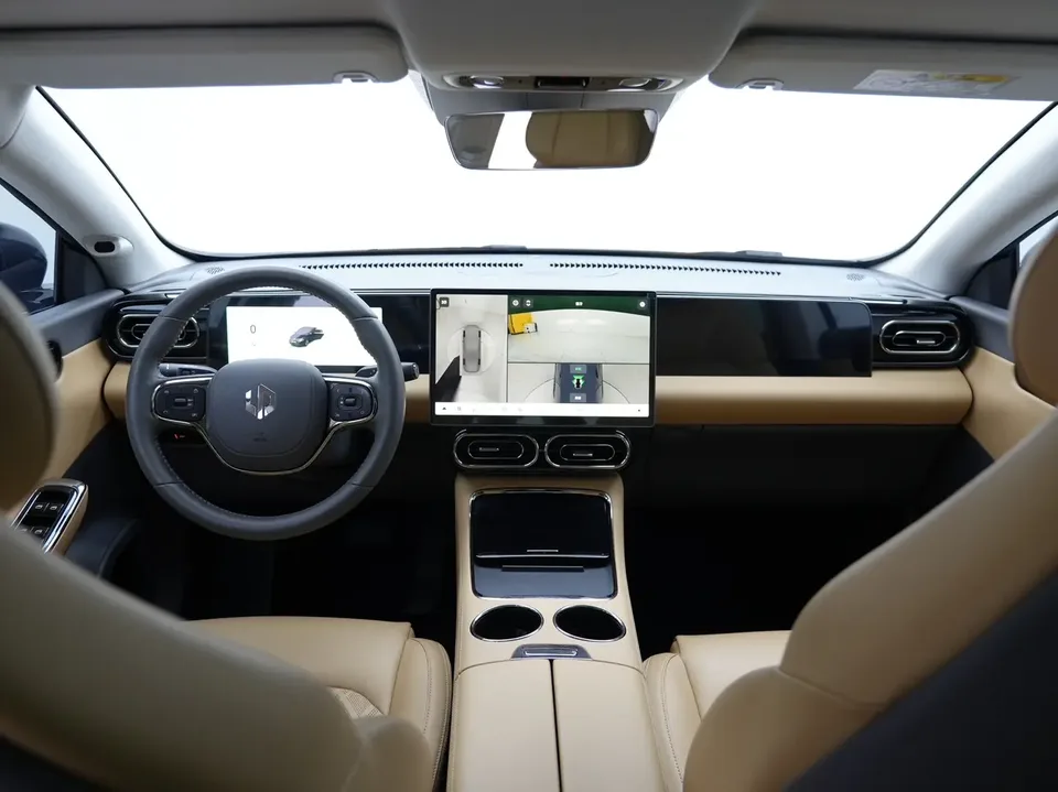 Leapmotor Zero running C01 Pure Electric 525 Comfort Edition 2024 — миниатюра 2