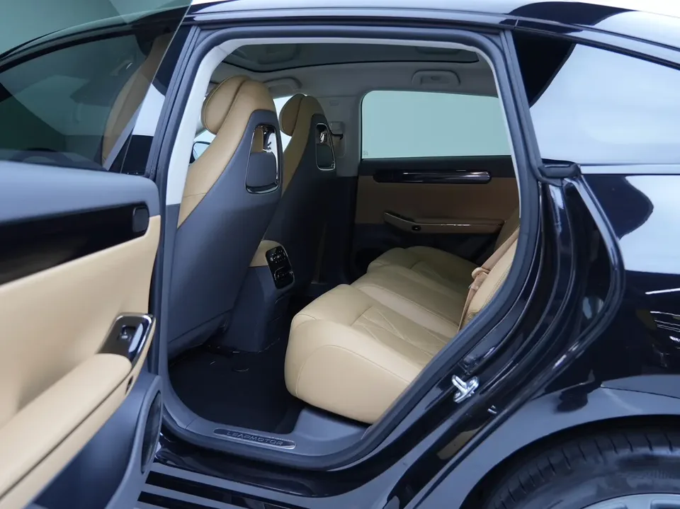 Leapmotor Zero running C01 Pure Electric 525 Comfort Edition 2024 — миниатюра 4