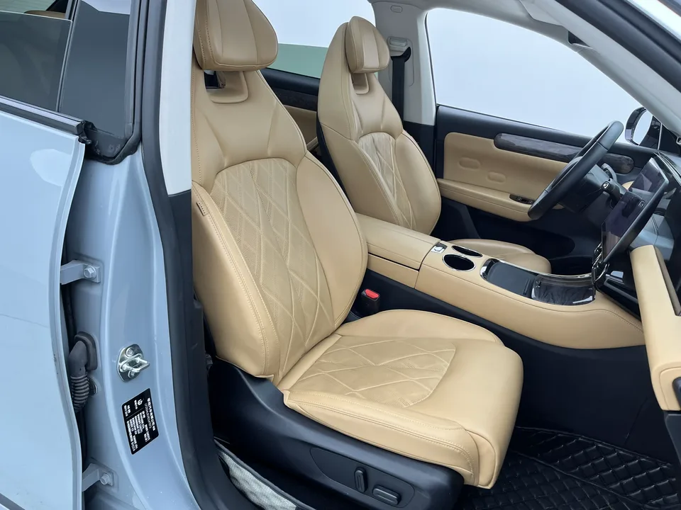 Leapmotor Zero running C11 Extended Range 300 Premium Edition 2024 — миниатюра 4