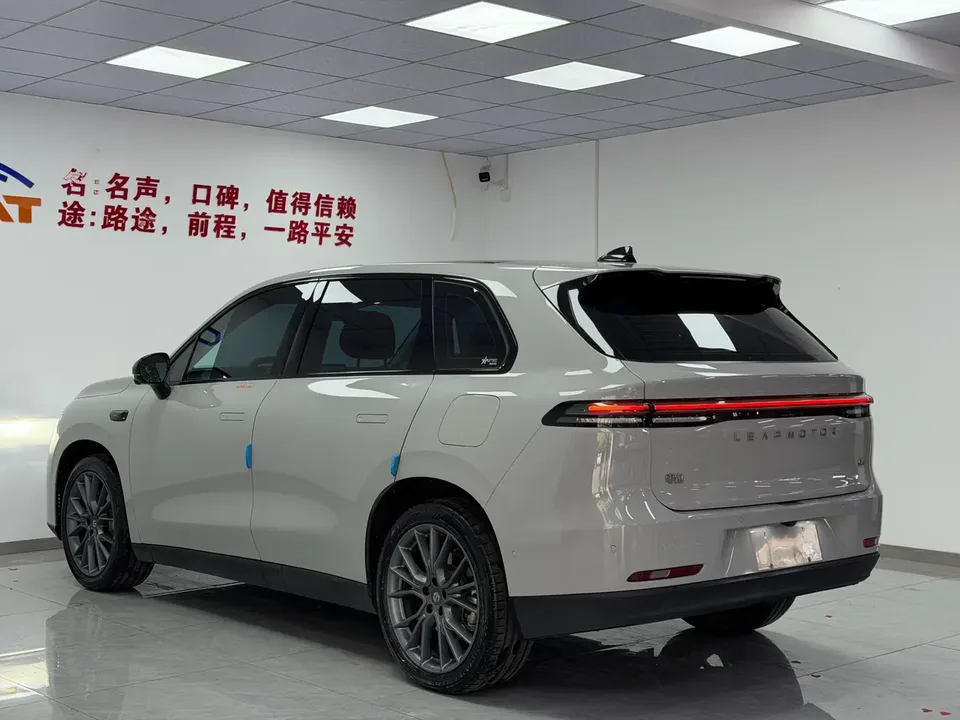 Leapmotor Zero running C10 Pure Electric 530 LiDAR Edition 2024 — миниатюра 4