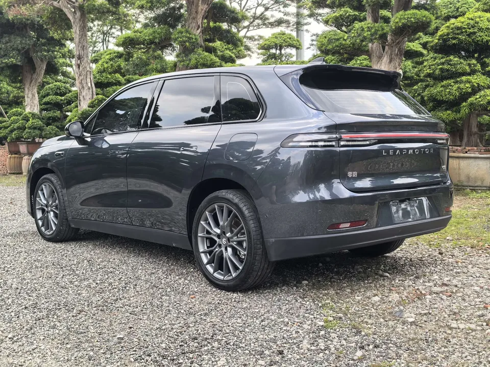 Leapmotor Zero running C10 Pure Electric 530 LiDAR Edition 2024 — миниатюра 2