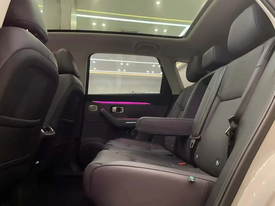 Leapmotor Zero running C10 Pure Electric 530 Smart Edition 2024 — миниатюра 3