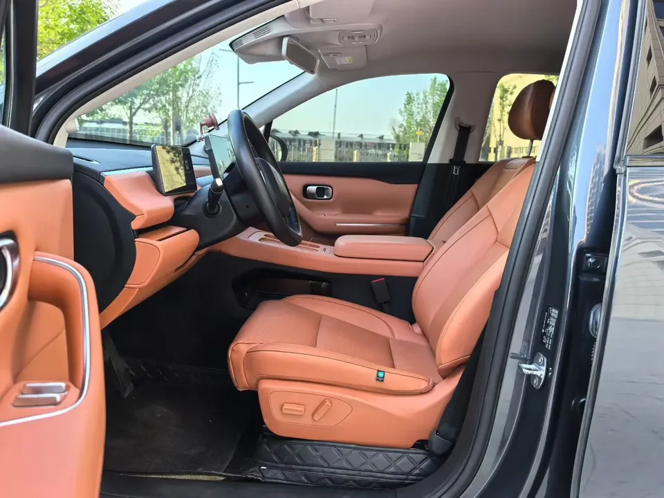 Leapmotor Zero running C10 Extended Range 210 Comfort Edition 2024 — миниатюра 3