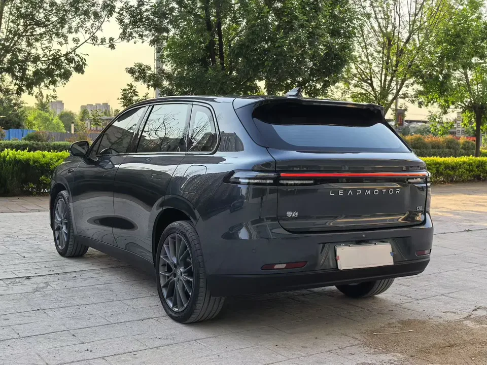 Leapmotor Zero running C10 Extended Range 210 Comfort Edition 2024 — миниатюра 4