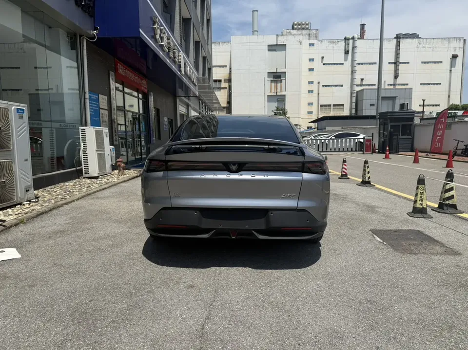 ARCFOX Extreme Fox JiFox Alpha S5 560MAX 185kW 2025 — миниатюра 2