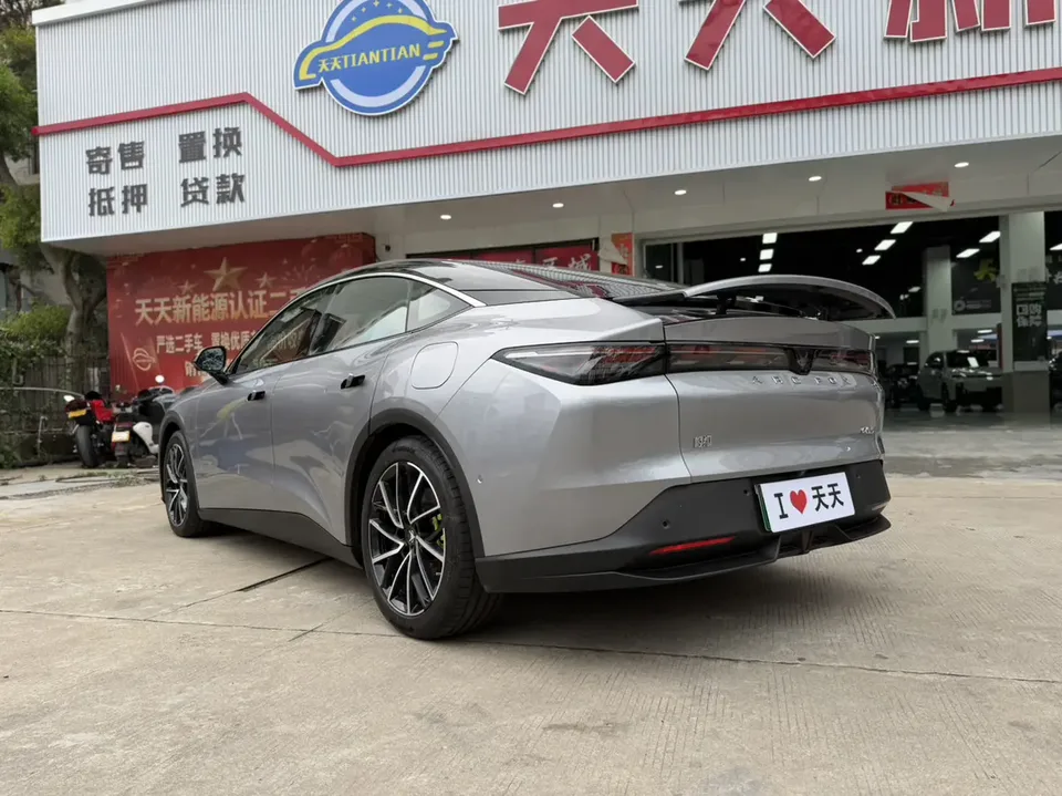 ARCFOX Extreme Fox JiFox Alpha S5 668MAX Sport Edition 200kW 2025 — миниатюра 4