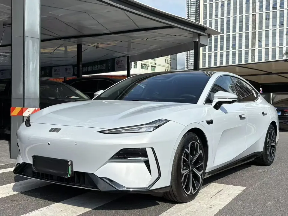 Geely Galaxy E8 2025
