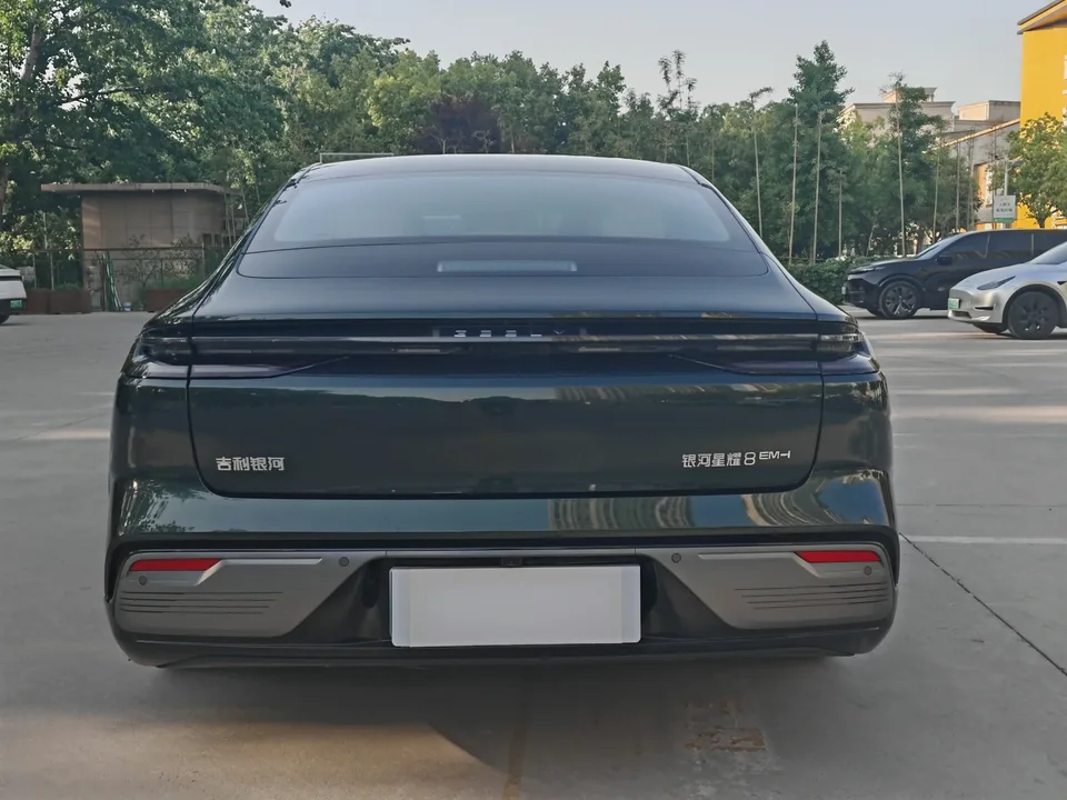 Geely Galaxy Star 8 PHEV 130km EM-i Premium Edition 2025 — миниатюра 2