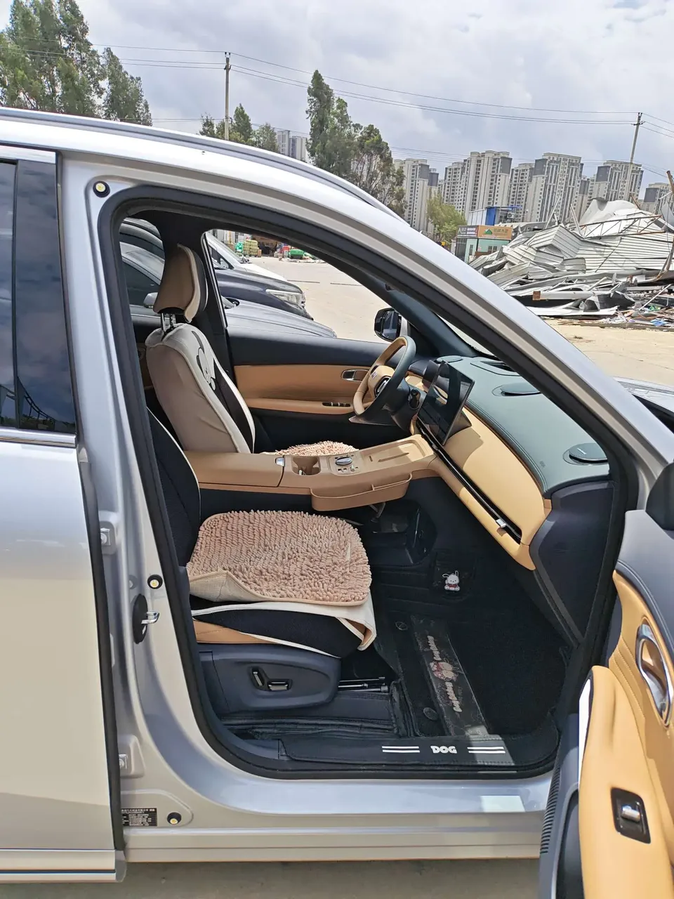 Geely Galaxy Starship 7 EM-i Galaxy Starship 7 EM-i 2025 120KM Pilot Edition 2025 — миниатюра 3