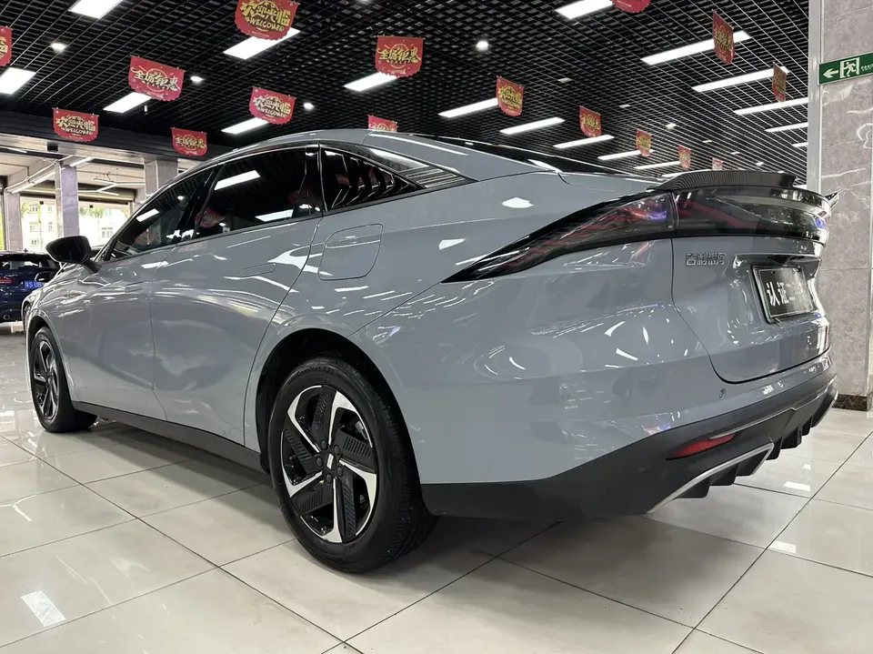 Geely Galaxy L6 Galaxy L6 2023 1.5T DHT 60km PLUS 2024 — thumbnail 2