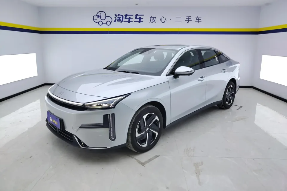 Geely Galaxy L6 2025