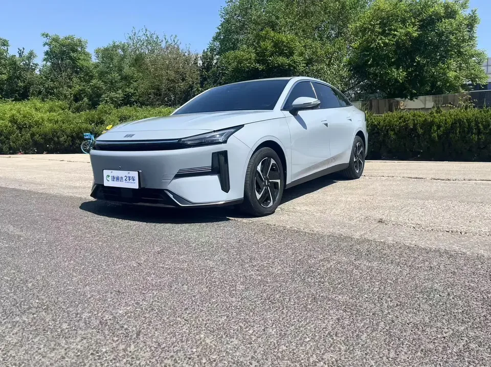 Geely Galaxy L6 2024