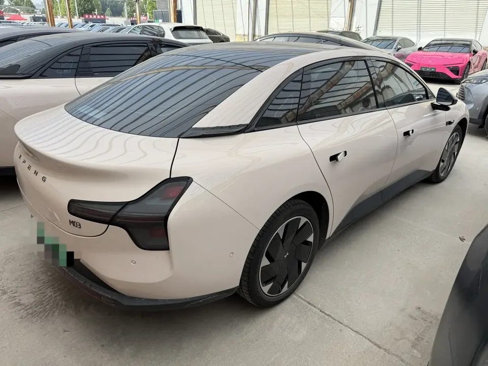 XPeng Xiaopeng MONA M03 600 Ultra-long-range Max version 2025 — миниатюра 2