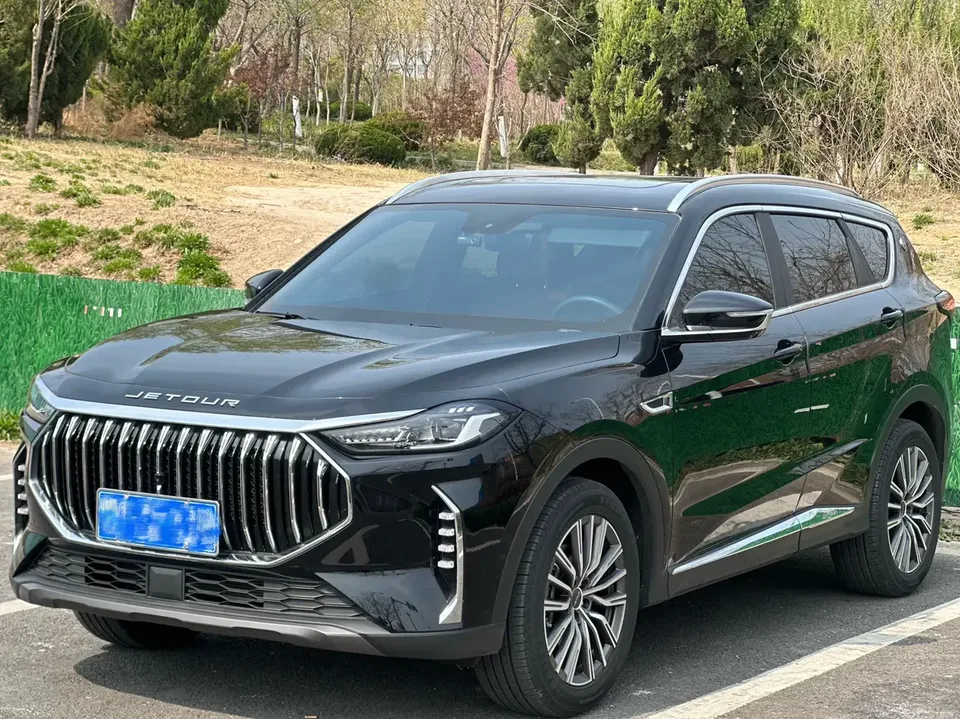 Jetour Jietu X70 PLUS Champion Edition 1.5T DCT Champion MAX+ 5 Seaters 2025 — фото 1, купить с доставкой в Москву