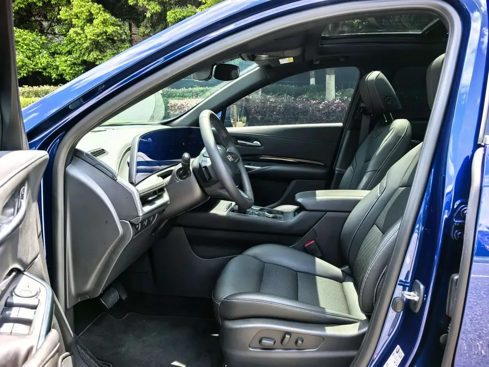 Cadillac XT4 Cadillac XT4 2024 25T 2WD Fashion Edition 2025 — миниатюра 5