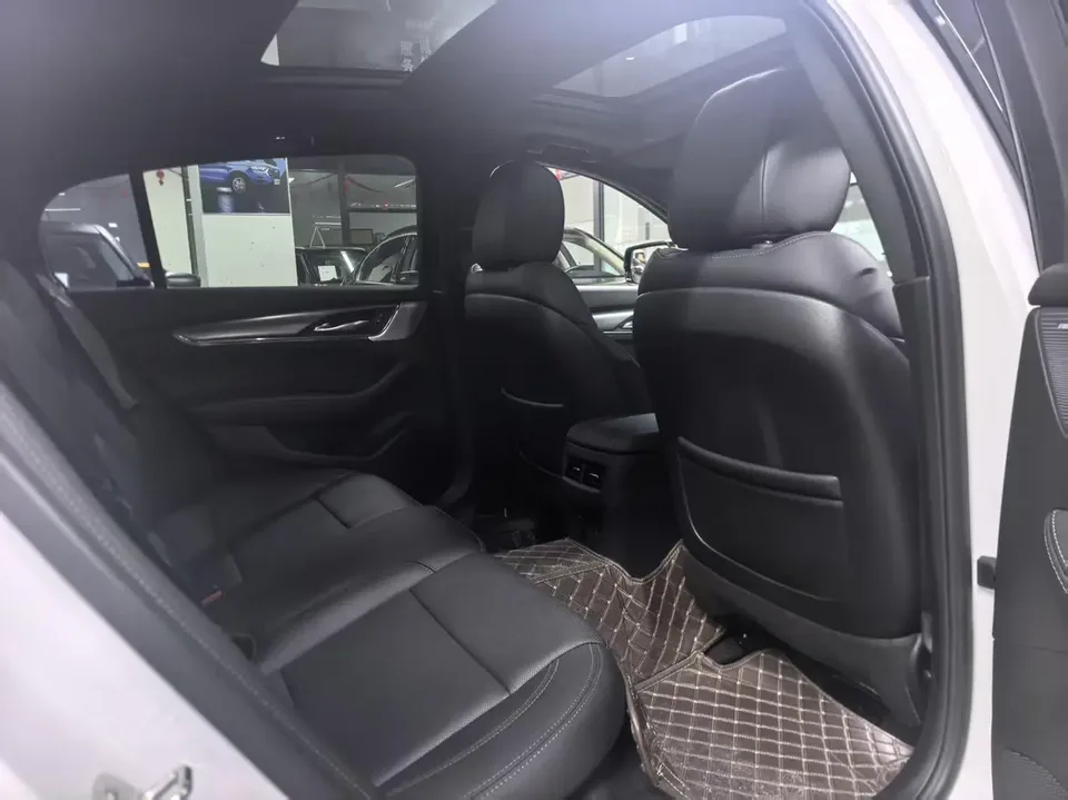 Cadillac CT5 28T Fashion Edition 2024 — миниатюра 3