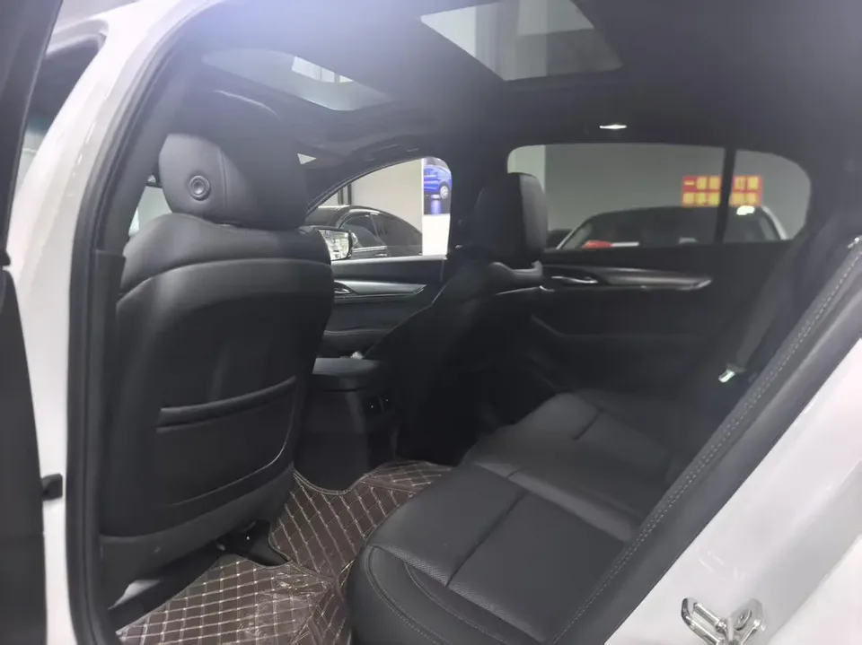 Cadillac CT5 28T Fashion Edition 2024 — миниатюра 5