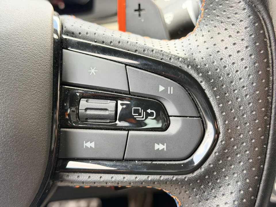 Lynk & Co 02 Hatchback 2.0TD Hatchback Halo (with driving control kit) 2022 — миниатюра 4