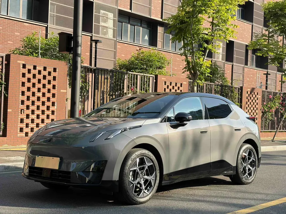 Lynk & Co Z20 2024