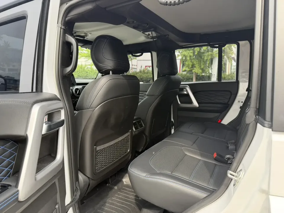 BAIC Beijing Off-road BJ40 2.0T Automatic 4WD City Hunter Glory Edition 2024 — миниатюра 5