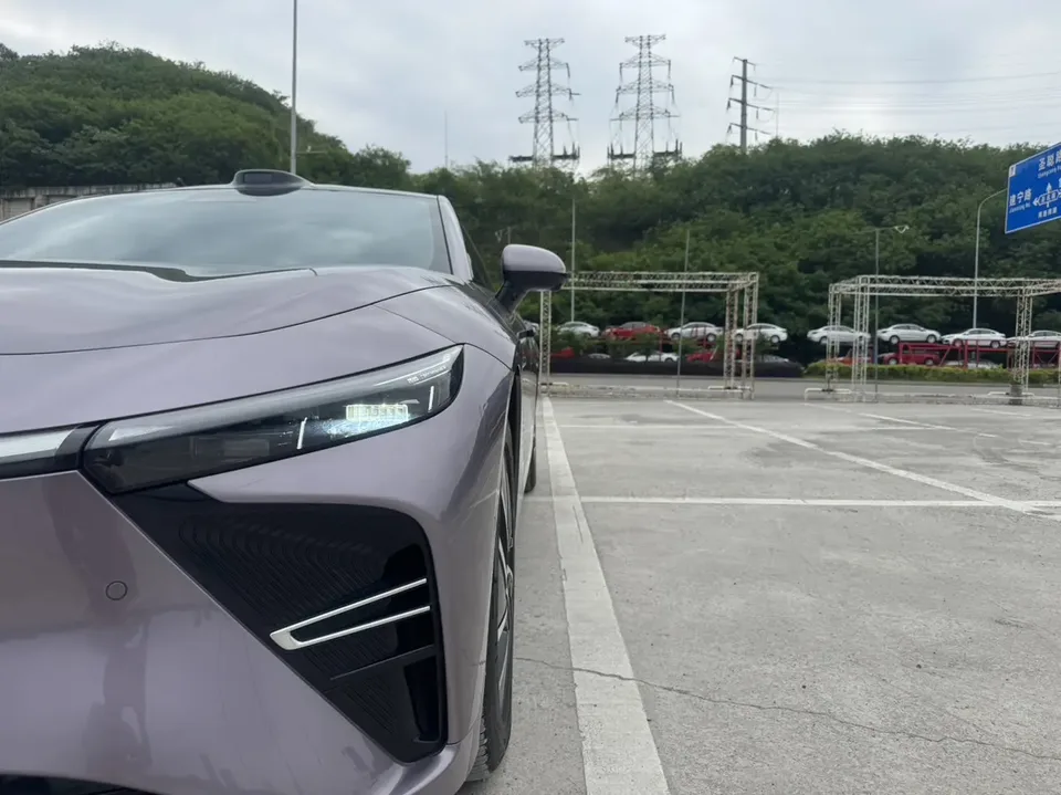 Exeed Sterra ES Extended Range Max City Assisted Driving 2025 — миниатюра 3