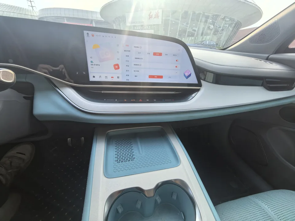 Hongqi Red Flag Tiangong 08 730 Rear-wheel Drive Smart Edition 2024 — миниатюра 3