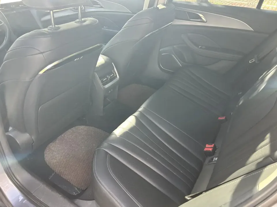 Hongqi H5 Hongqi H5 2023 1.5T DCT Zhilian Qiyue Edition 2023 — миниатюра 3