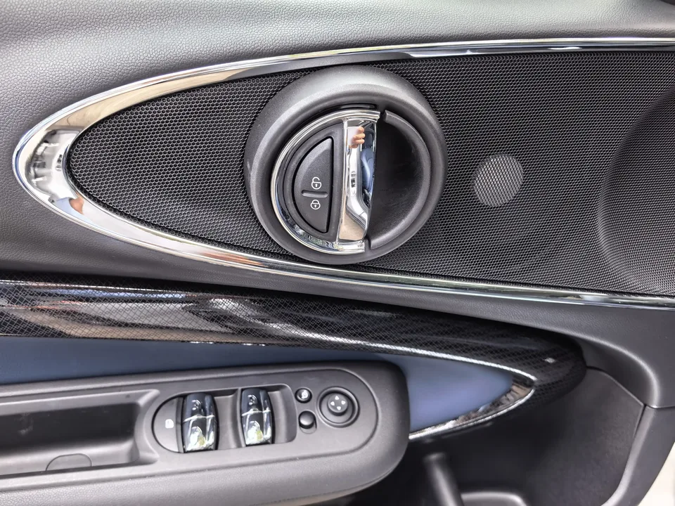 MINI Clubman MINI CLUBMAN 2023 1.5T COOPER Connoisseur 2023 — миниатюра 3