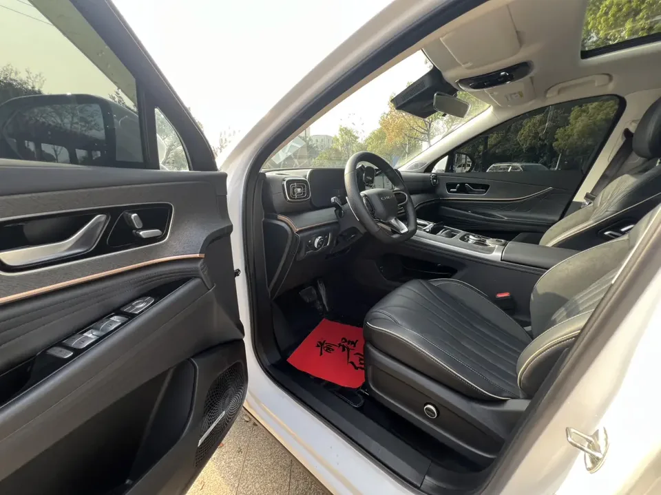 Chery Tiggo 9 2.0T DCT 2WD Luxury Edition 5 Seaters 2023 — миниатюра 4