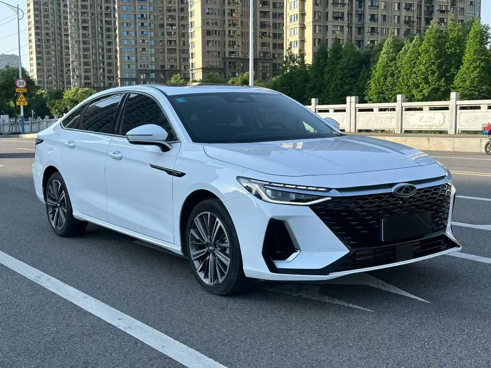 Chery Arrizo 8 1.6TGDI DCT Intelligent 2025 — миниатюра 3