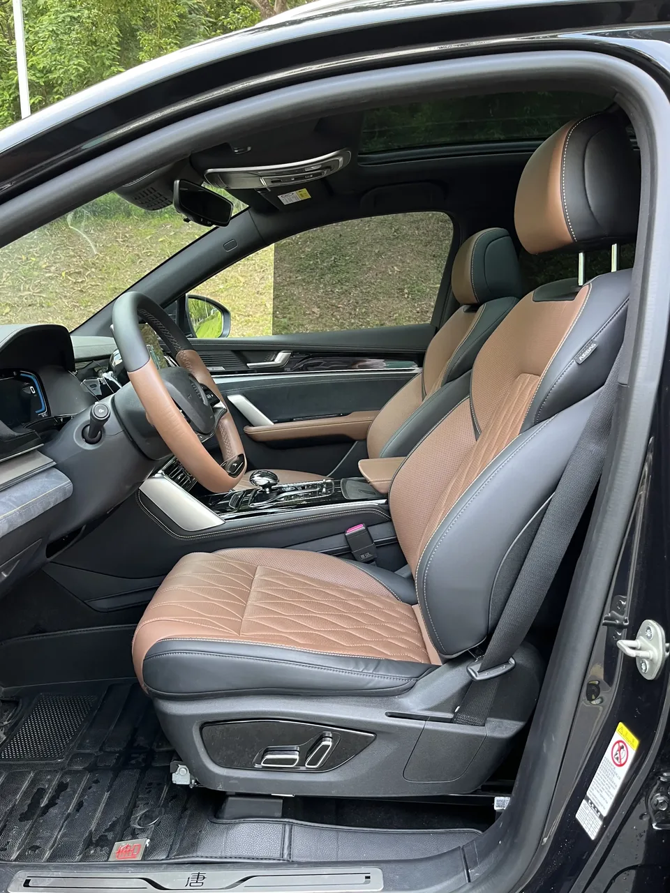 BYD Tang DM DM-i 1.5T 112KM Premium Edition 2022 — миниатюра 5