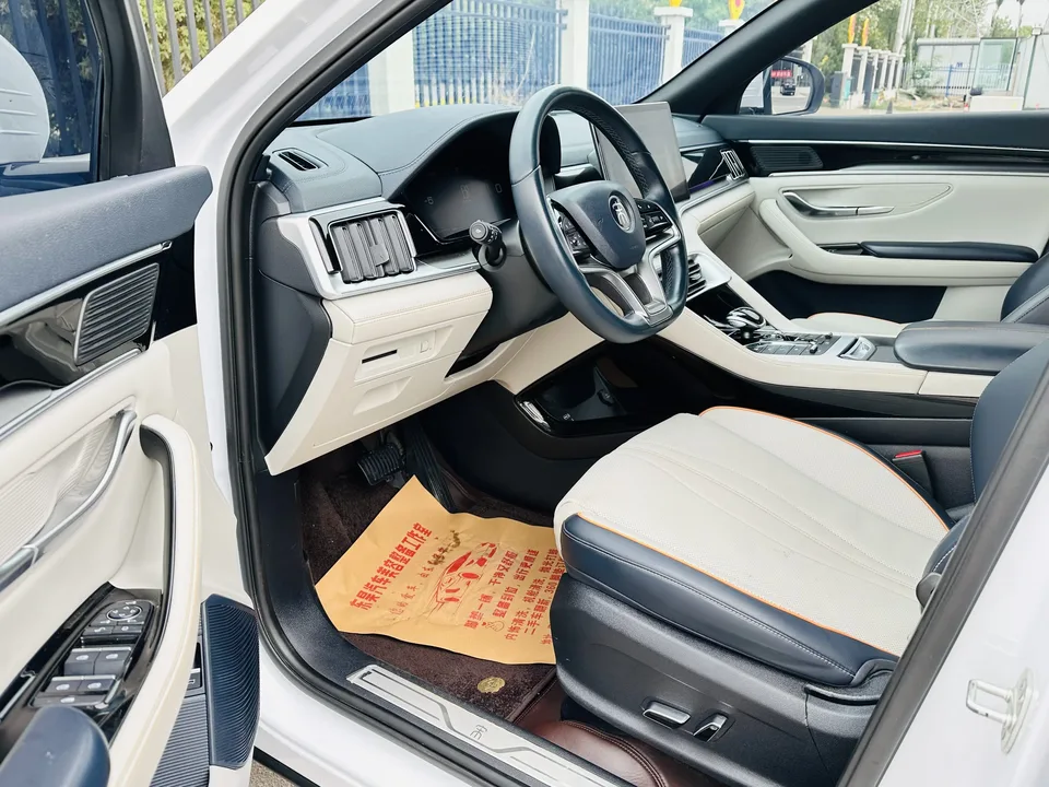 BYD Song PLUS DM DM-i 110KM 2WD Flagship PLUS 2023 — миниатюра 5