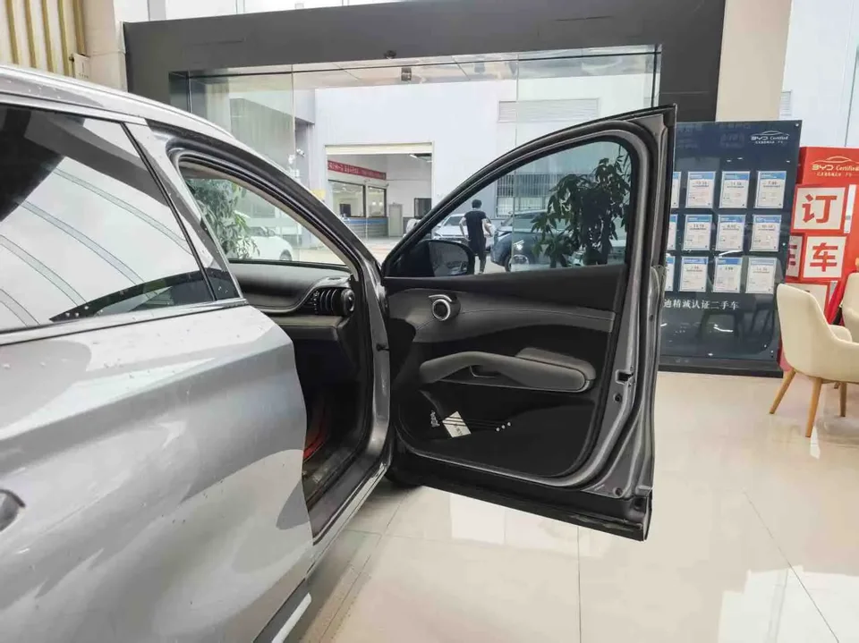 BYD Yuan Plus Smart Driving Edition 510KM Beyond Edition 2025 — миниатюра 3