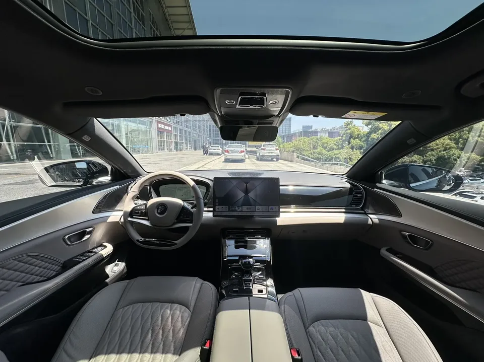 BYD Han EV Honor Edition 605KM Premium Model 2024 — миниатюра 4