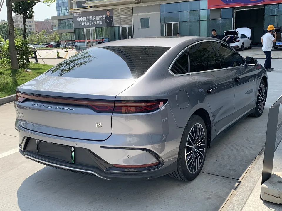 BYD Han DM Chinese DM 2023 DM-i Champion Edition 121KM Premium 2023 — thumbnail 2