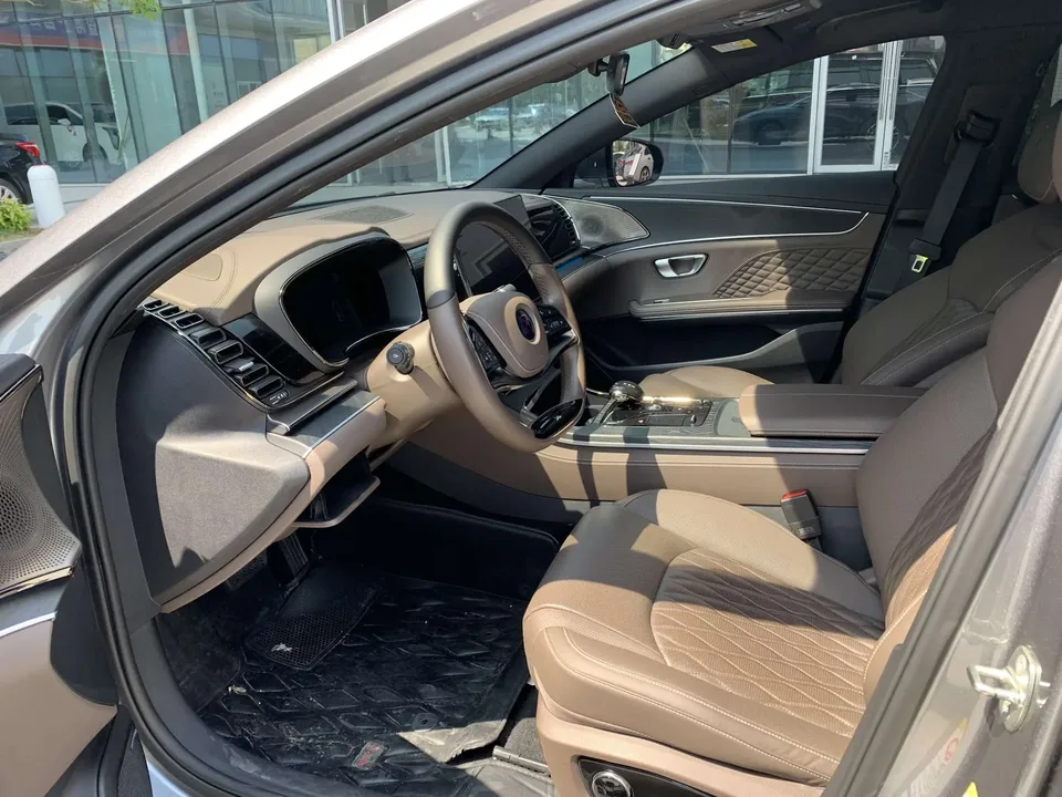 BYD Han DM Chinese DM 2023 DM-i Champion Edition 121KM Premium 2023 — thumbnail 5
