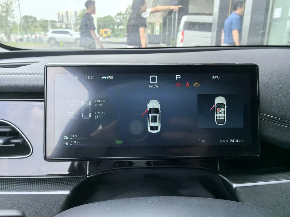 BYD Seal 06DM Intelligent Driving Edition DM-i 120KM Premium Edition 2025 — миниатюра 5