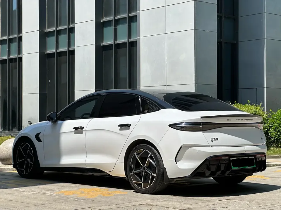 BYD Seal 700km long-range rear-wheel drive version 2023 — миниатюра 2