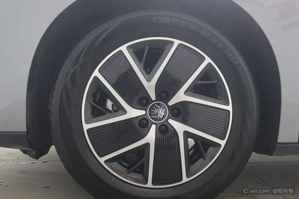 BYD Qin L DM 2025