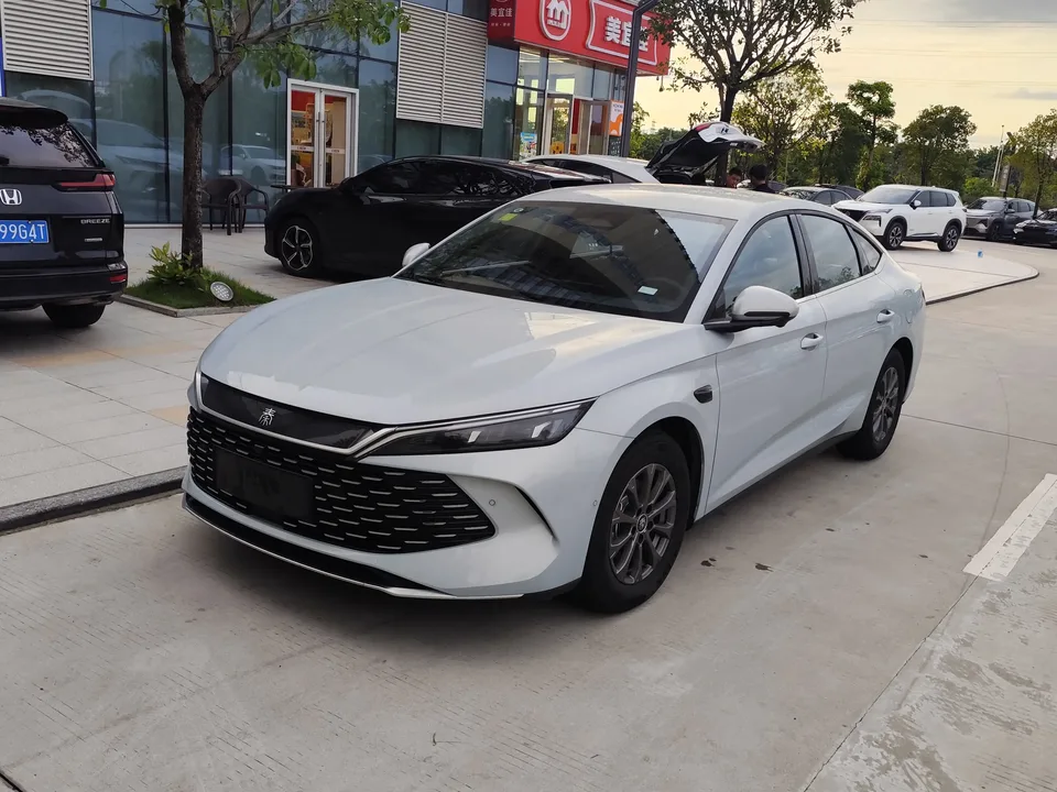 BYD Qin L DM 2025