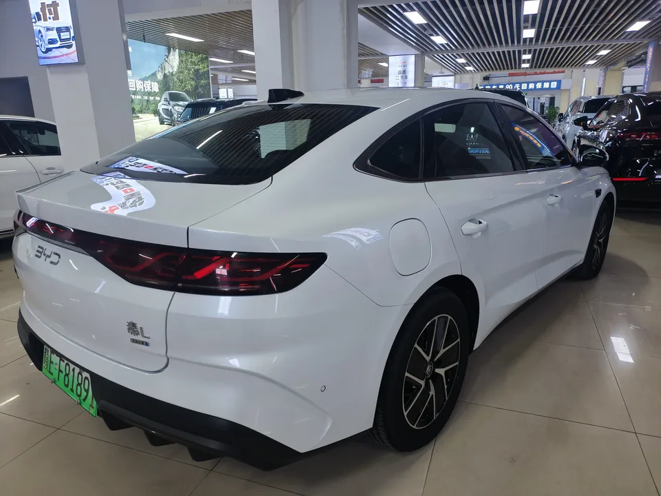 BYD Qin L DM Intelligent Driving Edition DM-i 80KM Beyond Edition 2025 — миниатюра 3