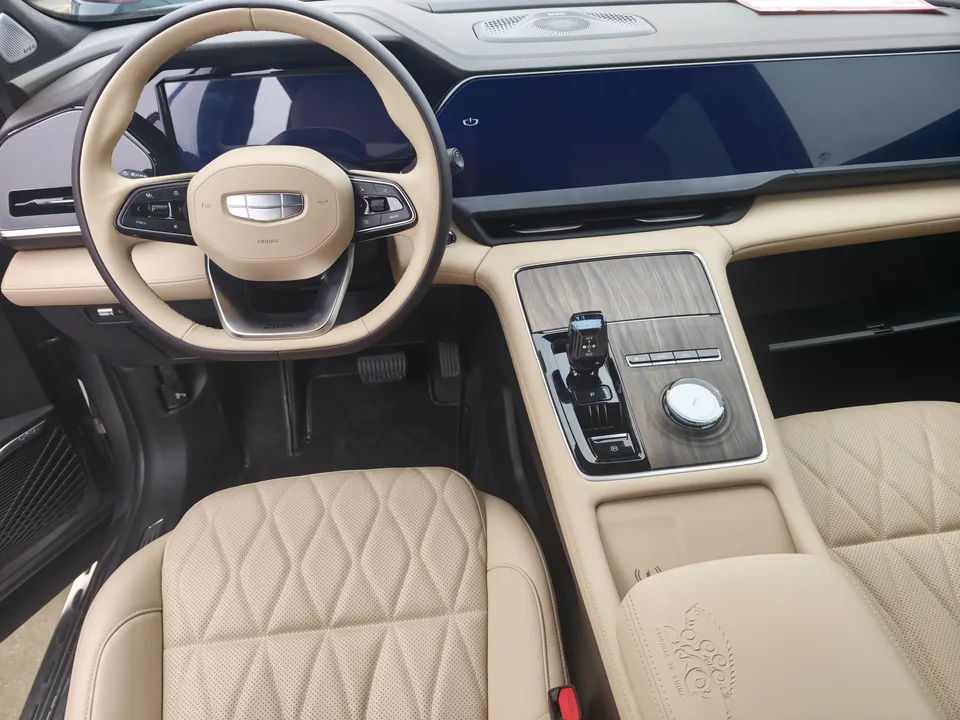 Geely Monjaro Xingyue L 2025 2.0TD High Power Automatic 2WD Dongfang Yao Lanxing Edition 2024 — thumbnail 3