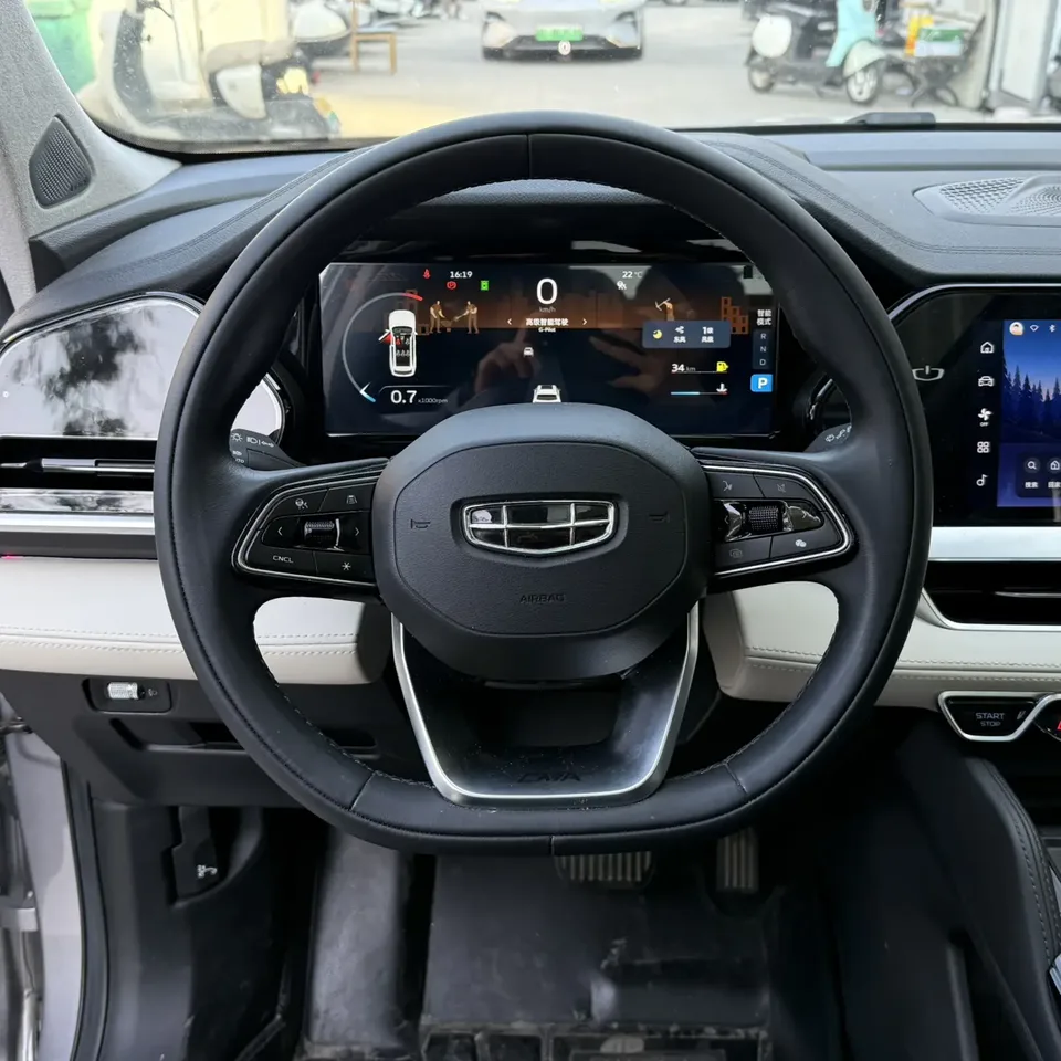 Geely Monjaro 2.0TD High Power Automatic 2WD Flagship Model 2023 — миниатюра 3