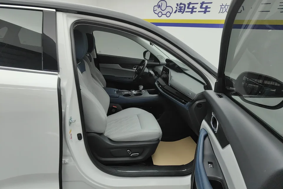 Changan UNI-K Blue Whale iDD 1.5T 130km Excellence Edition 2022 — миниатюра 3