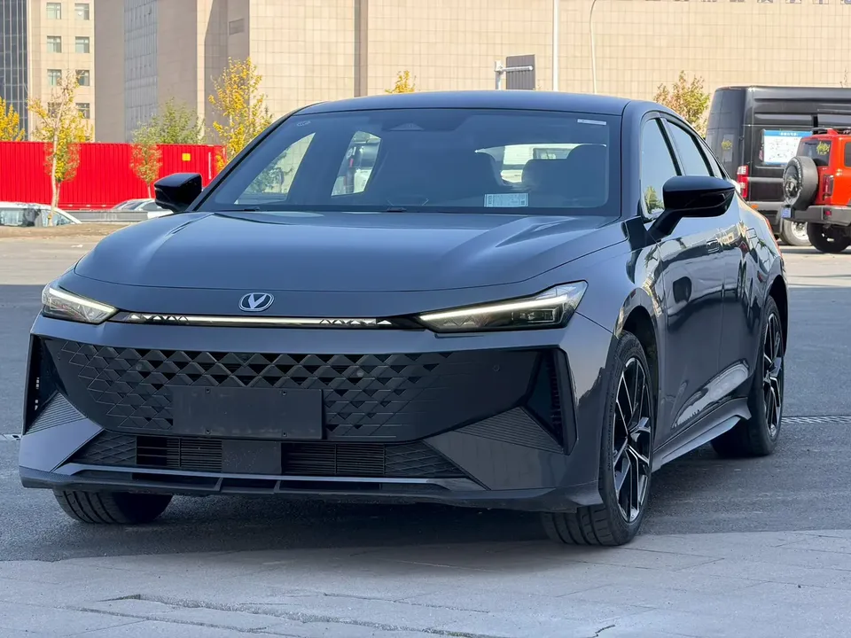 Changan UNI-V 2024