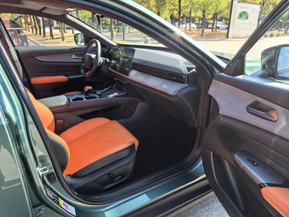 Changan UNI-V 2.0T third-generation JinQing model 2026 — миниатюра 3