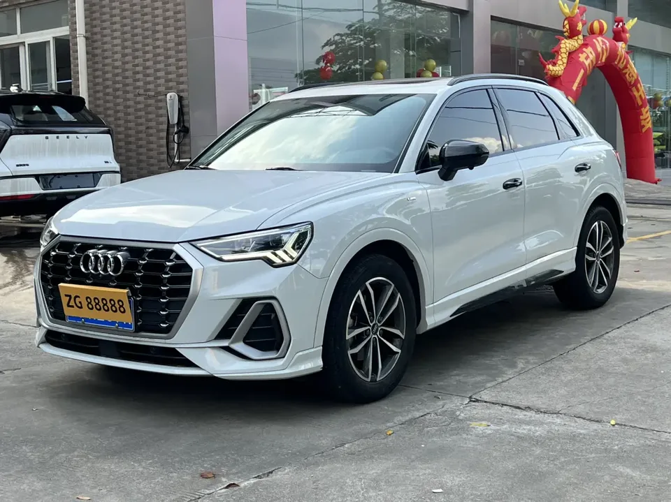 Audi Q3 Audi Q3 2022 35 TFSI aggressive and dynamic model 2022 — фото 1, купить с доставкой в Москву