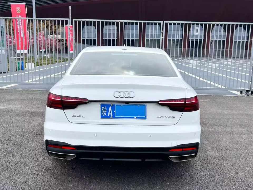 Audi a4 l Audi A4L 2022 40 TFSI luxury and dynamic model 2022 — миниатюра 2