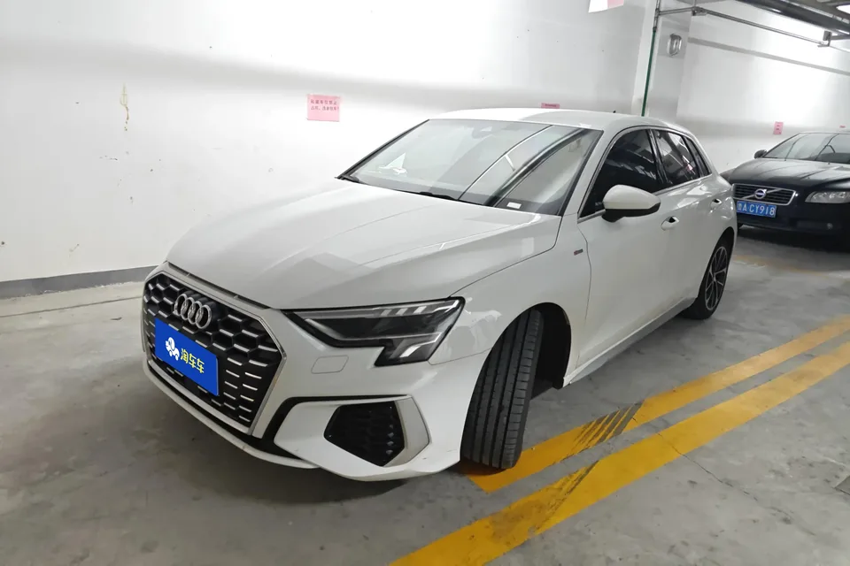 Audi A3 Sportback 35 TFSI Aggressive Sports 2023 — фото 1, купить с доставкой в Москву