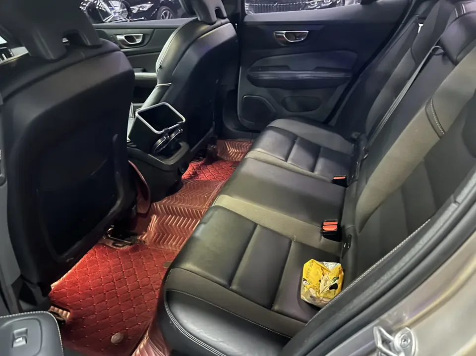 Volvo S60 Volvo S60 2023 B4 Zhiyuan Sports Edition 2022 — миниатюра 3
